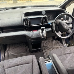 Driving and driving of the 2010 Honda Step Wagon 4WDの画像