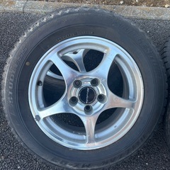 ブリジストン スタッドレスタイヤ 4本 215/60 R16 みぞあり溝ありの画像