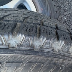 ブリジストン スタッドレスタイヤ 4本 215/60 R16 みぞあり溝ありの画像