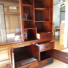 昔ながらのアンティークな茶ダンス🍵無料でお譲りします✨の画像