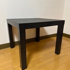 IKEAテーブルの画像