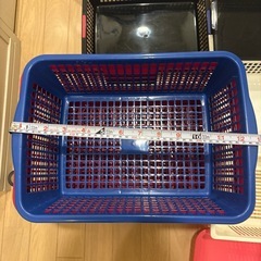 プラスチック収納カゴの画像