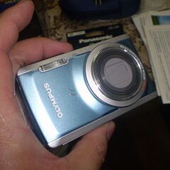 OLYMPUS コンパクトデジタルカメラ　 μ7040 ブルーの画像