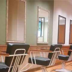 大人女性から高評価。白髪や髪質の悩みに寄り添う“似合うスタ…