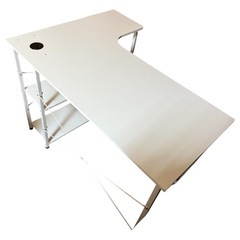 ゲーミングデスクの画像