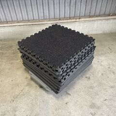 J7P2400 KaRaDa Style フロアマット 17枚 厚さ2cm ゴム ホーム ジム 防音 マット 衝撃吸収 振動吸収 ジョイントマット トレーニング エクササイズ 筋トレ 60cm×60cmの画像