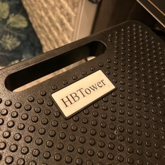 HBTower製の4段折りたたみ式脚立の画像