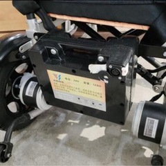 【電動車椅子】【バッテリー•充電付き】※文字表記、音声案内全て中国語です★クリーニング済み【管理番号1118】野の画像