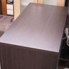 ニトリ レンジ台 食器棚 スライド棚付き 木目調 配達設置対応 コンセント付 レンジボードの画像