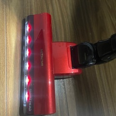 HITACHI充電式掃除機 PV-BFH900 スタンド込みの画像
