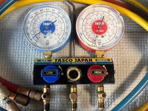 ◆◆◆お引き取り限定　配送不可◆◆◆TASCO ゲージマニホールド＆真空ポンプ（始動確認）セット ケース付 現状渡し USED品