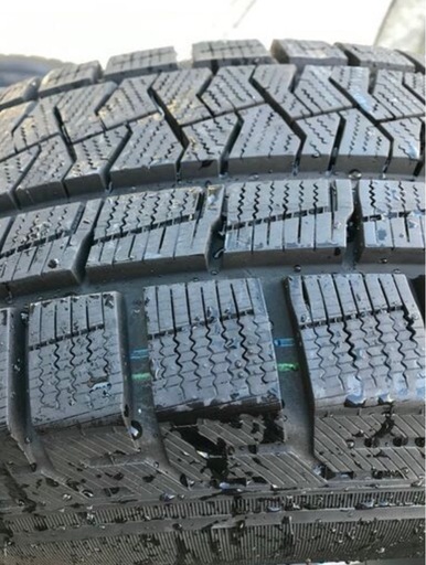 【美品】スタッドレスタイヤ&アルミホイール／PIRELLI　【225/65/R17】 