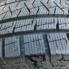 【美品】スタッドレスタイヤ&アルミホイール／PIRELLI　【225/65/R17】 の画像
