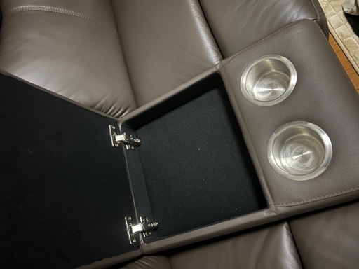 家具屋マナベ　定価15万円　美品新古品！　　　本革