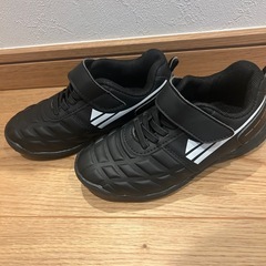 【11/16店頭にて購入】西松屋　スパイク　スニーカー　19cm　の画像