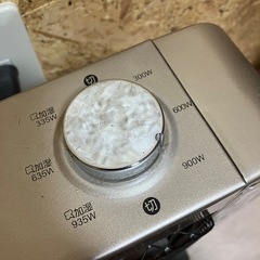 加湿機能付き電気ストーブの画像