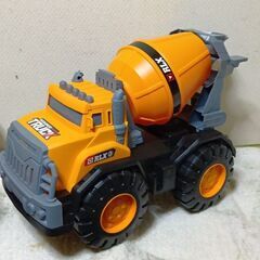 超BIGミキサー車＆建設土木車両３台＆収納できるトラックの画像