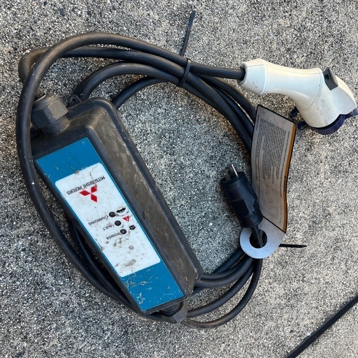 電気自動車 充電ケーブル