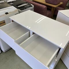 【リサイクルショップ ピカソ 小松原】🌈✨【超美品‼️ツヤッツヤ✨】ニトリ QUESS（クエス）80-4LC WH✨人気のホワイトハイグロス幅80cmローチェスト🎉★2599★の画像