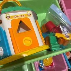 おもちゃの棚の画像