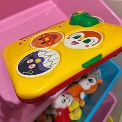 おもちゃの棚の画像