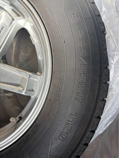 265/65R17 スタッドレスタイヤ　　　