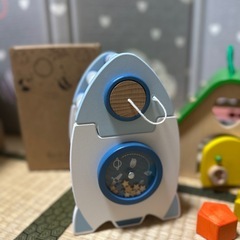 子どもの発達を促す知育おもちゃの画像