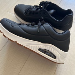 未使用に近い🉐人気のSKECHERSスケッチャーズ スニーカー の画像