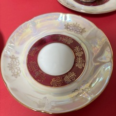 ティー
ボットとカップのセットの画像