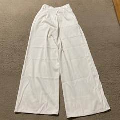 G R L （グレイル)ホワイトパンツの画像