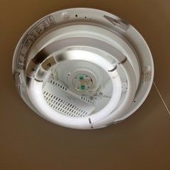 部屋の照明ライトの画像