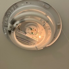 部屋の照明ライトの画像
