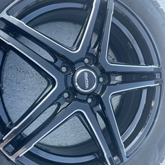 スタッドレスタイヤの画像