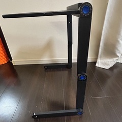 アルミ製折り畳み式ノートパソコンスタンド/パソコンデスク　500円の画像