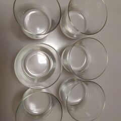 ガラスコップの画像