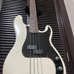 Squire by fender affinity プレシジョンベースの画像