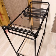 スラックスハンガーブラック20本　キャスター付きの画像