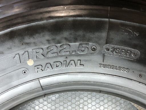 札幌発引取OK BRIDGESTONE W900 11R22.5 16PR 22.5インチ トラックタイヤ スタッドレス 1本 23年