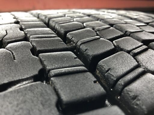 札幌発引取OK BRIDGESTONE W900 11R22.5 16PR 22.5インチ トラックタイヤ スタッドレス 1本 23年