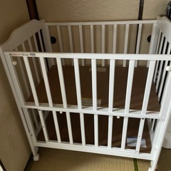 KATOJI カトージ　ベビーベッド　マットレス&クッション付き　床板調整可能の画像