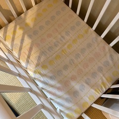 KATOJI カトージ　ベビーベッド　マットレス&クッション付き　床板調整可能の画像