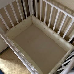 KATOJI カトージ　ベビーベッド　マットレス&クッション付き　床板調整可能の画像