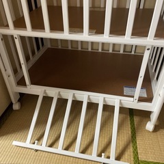 KATOJI カトージ　ベビーベッド　マットレス&クッション付き　床板調整可能の画像