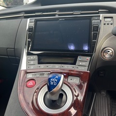 11月23日までで一番高額な方に譲ります❗️30プリウス後期！値下げ交渉して下さい！スタットレスタイヤ付の画像