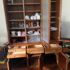 食器棚の画像