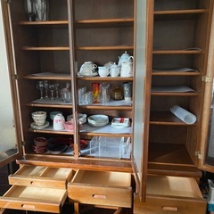 食器棚の画像