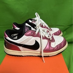 NIKE ナイキ　レディーススニーカー366636-100!23.5センチ@Y上の画像