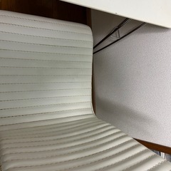 ダイニングテーブルの画像