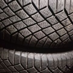 🔶画像追加アリ🔶コンチネンタル🔶スタッドレスタイヤ！のみ205.60.16！4本セットの画像