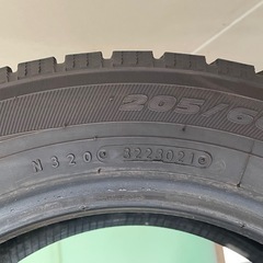 スタッドレスタイヤ 205/60R16 N320 TOYOの画像